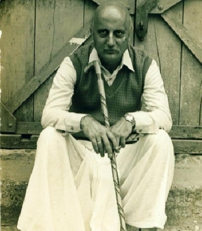 Anupam Kher recalls playing 65-yr-old man in debut film Anupam Kher recalls playing 65-yr-old man in debut film