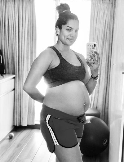 TV actress Shikha Singh Shah flaunts blooming baby bump.