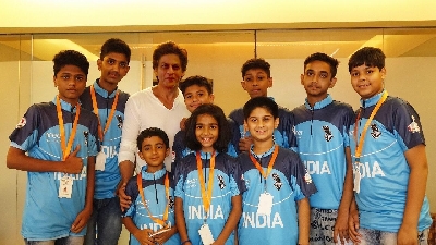 Shah Rukh, Gauri come forward to support people affected by Cyclone Amphan.