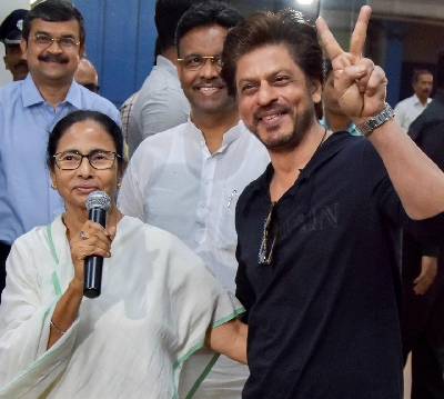 Shah Rukh, Gauri come forward to support people affected by Cyclone Amphan.