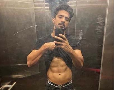 Saqib Saleem misses 'misbehaving in the elevator'.