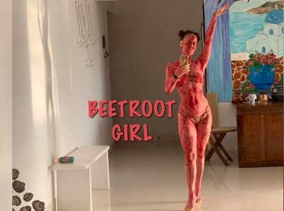 Elli AvrRam turns into Elli AvrRam turns into