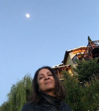 Neena Gupta's new selfie is all about home and the moon.
