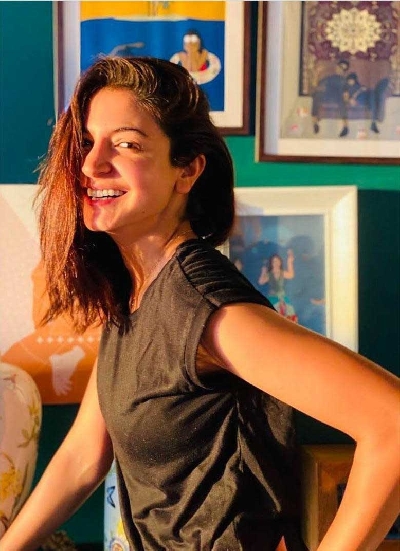 Virat Kohli finds wife Anushka's new pic 'gorgeous'.