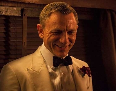 James Bond a father of 5-yr-old girl, fights COVID-like pandemic in new film.