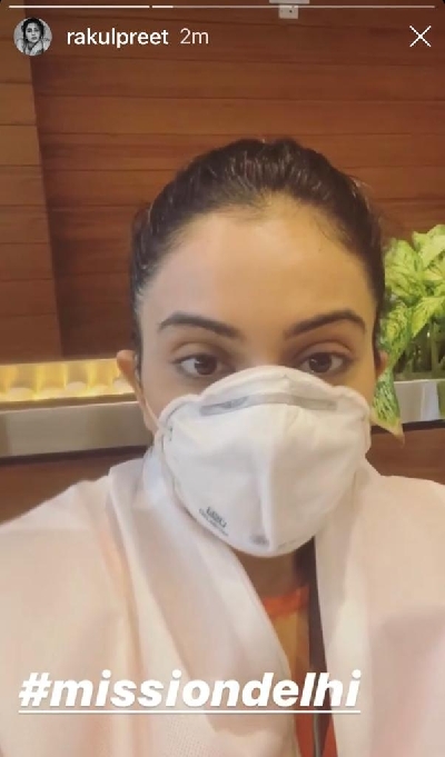 Rakul Preet Singh travels to Delhi fully covered up.