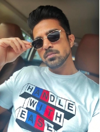 Sonakshi Sinha, Saqib Saleem quit Twitter citing negativity. Sonakshi Sinha, Saqib Saleem quit Twitter citing negativity.