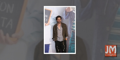 SRK thanks fans for 'allowing' him to entertain for over 28 yrs