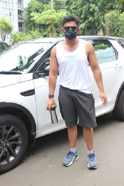 Mumbai: Actor Amit Sadh seen at a dubbing studio in Mumbai's Juhu on July 1, 2020. (Photo: IANS)