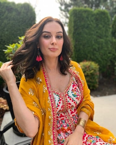Evelyn Sharma: Indian attires are so classy.