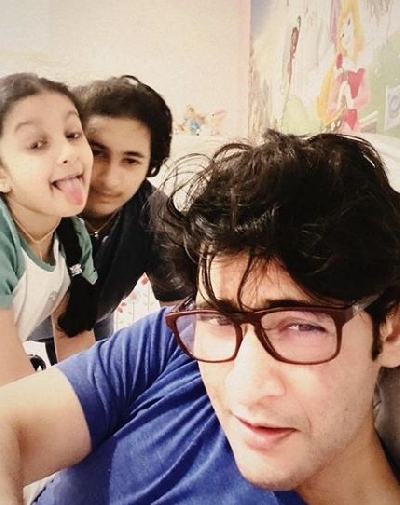 Mahesh Babu shares '3 worlds' in one picture.