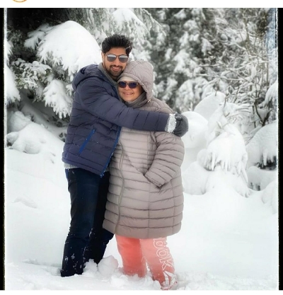 Tanuj Virwani says mom Rati Agnihotri is his best critic.