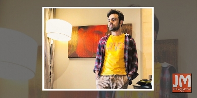 Actor Jitendra Kumar shares 'basic' picture on social media