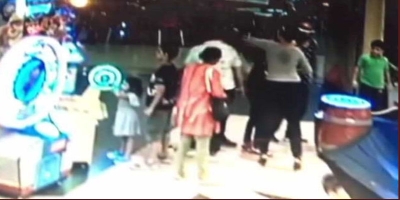 Vinod Kambli, wife in fight with singer Ankit Tiwari's father and brother