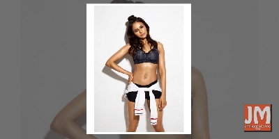 Rakul Preet Singh dazzles in orange bikini