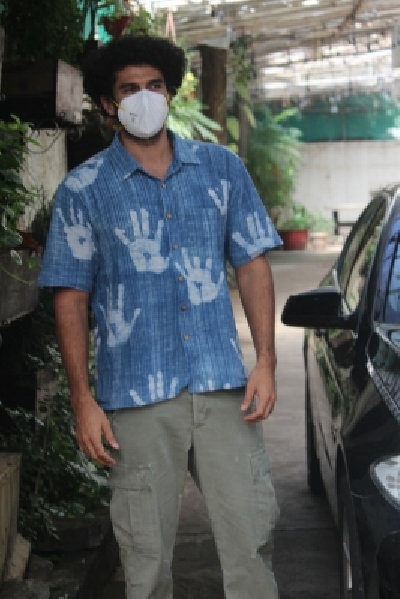 Mumbai: Actor Aditya Roy Kapoor seen in Mumbai Mumbai: Actor Aditya Roy Kapoor seen in Mumbai