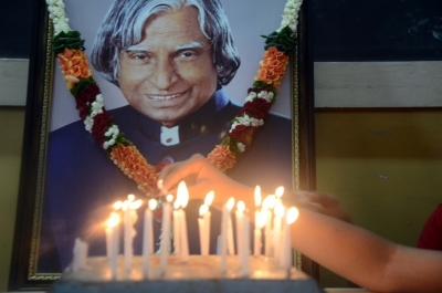 Mumbai: Students pay tribute to Dr APJ Abdul Kalam on the occasion of his second death anniversary at Sion in Mumbai on July 27, 2017. (Photo: IANS) Mumbai: Students pay tribute to Dr APJ Abdul Kalam on the occasion of his second death anniversary at Sion in Mumbai on July 27, 2017. (Photo: IANS)