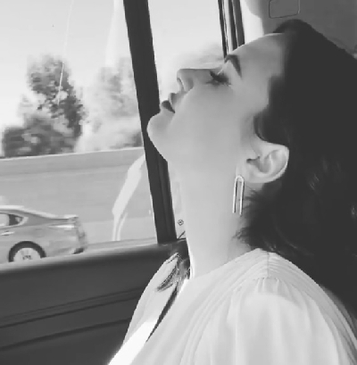 Demi Lovato feels 'free of my demons' 2 years after her overdose. (Photo: instagram@ddlovato)