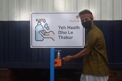 Popular film dialogues promote Covid-19 awareness on 'Mere Sai' set.