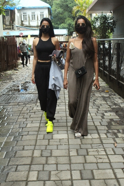 Mumbai: Actress Sonal Chauhan with sister seen in Mumbai's Juhu on July 29, 2020. (Photo: IANS)