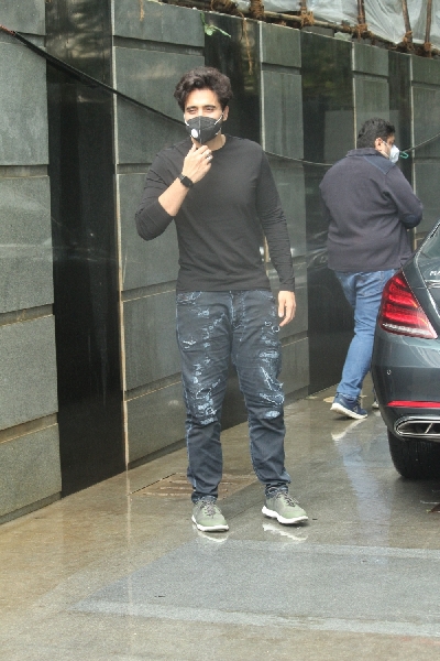 Mumbai: Actor Arya Babbar seen in Mumbai's Juhu on July 30, 2020. (Photo: IANS)