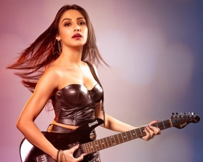 Donal Bisht: I Donal Bisht: I