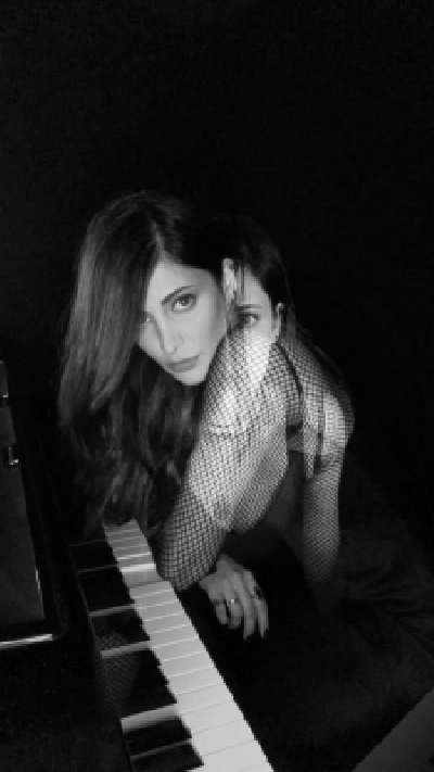 Shruti Haasan to release her original track ‘Edge’ soon Shruti Haasan to release her original track ‘Edge’ soon