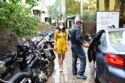 Mumbai: Actress Pooja Hegde seen at Bandra in Mumbai on Aug 10, 2020. (Photo: IANS)