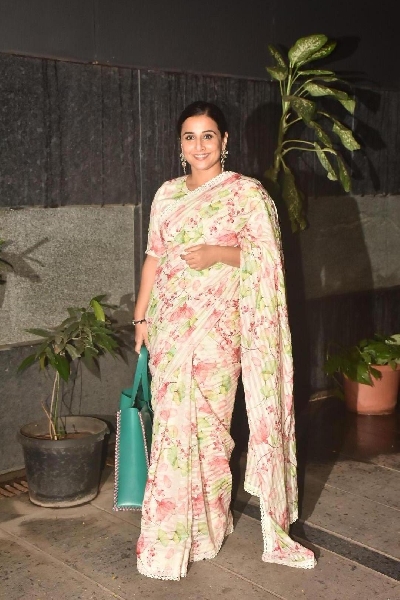 Mumbai: Actress Vidya Balan seen at Bandra in Mumbai on Aug 11, 2020. (Photo: IANS)