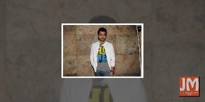 The song 'Jawan khoon' exhorts youth to avoid rat race