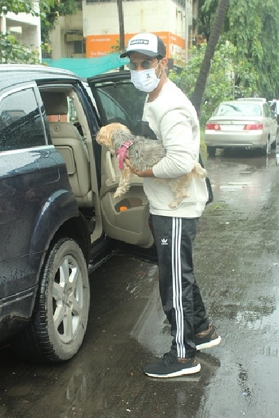 Mumbai: Actor Rajkumar Rao seen at Mumbai's Khar on Aug 20, 2020. (Photo: IANS)