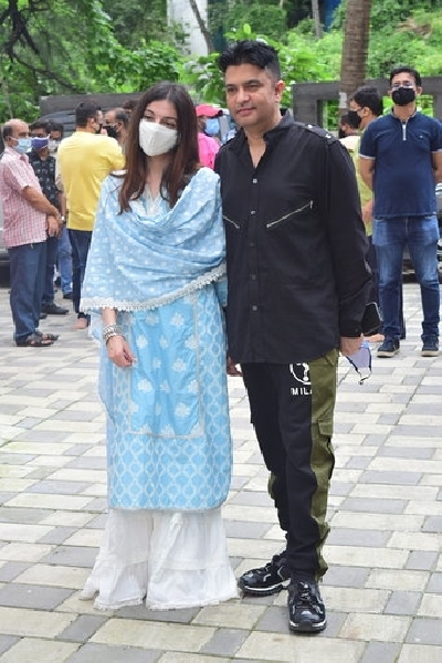 Mumbai: T-Series MD Bhushan Kumar and his wife Divya Khosla Kumar during Ganesh Puja at the office of T-Series on Anant Chaturdashi or the last day of Ganesh Chaturthi, in Mumbai on Sep 1, 2020. (Photo: IANS)