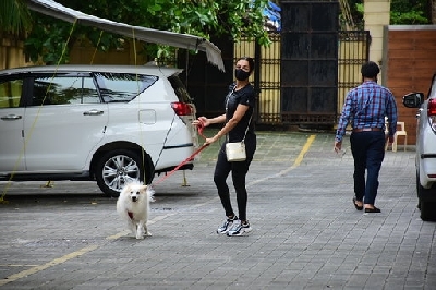 Mumbai: Actress Malaika Arora seen at Bandra in Mumbai on Sep 1, 2020. (Photo: IANS)