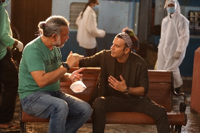 Anubhav Sinha and Manoj Bajpayee team up for their first Bhojpuri music video "Bambai Main Ka Ba".