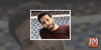 Siddhant Chaturvedi praises the camera, filters, selfies in new post