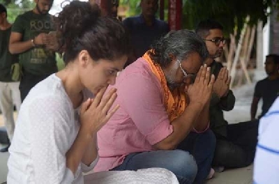 Anubhav recalls day one of 'Thappad' shoot, Taapsee wants to plan their next.