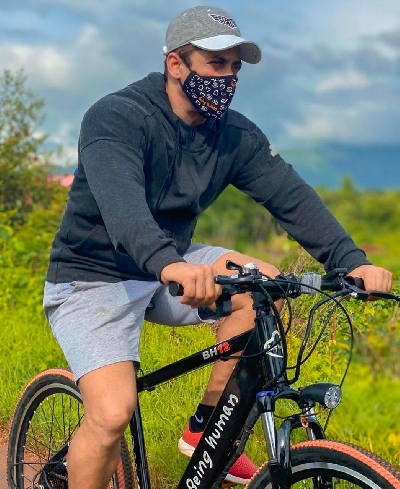 Salman posts bicycle ride photo, netizens recall hit and run case.