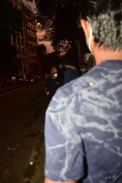 Mumbai: Actor Arjun Rampal seen at Hakim Alim salon in Mumbai's Bandra on Sep 13, 2020. (Photo: IANS)