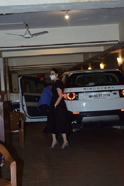 Mumbai: Actress Karisma Kapoor arrives at the birthday party of her sister and actress Kareena Kapoor Khan at Bandra in Mumbai on Sep 21, 2020. (Photo: IANS)