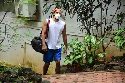 Mumbai: Actor Aditya Roy Kapoor seen at Bandra in Mumbai on Sep 21, 2020. (Photo: IANS)