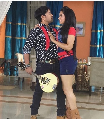 Nirhua, Amrapali also rocked the digital platform.