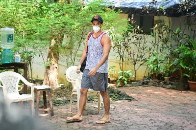 Mumbai: Actor Aditya Roy Kapur seen at Bandra in Mumbai on Sep 29, 2020. (Photo: IANS)