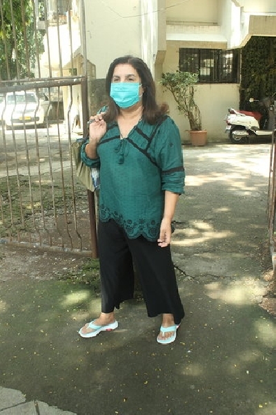 Mumbai: Filmmaker Farah Khan seen at Juhu in Mumbai on Sep 29, 2020. (Photo: IANS)