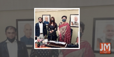 Payal Ghosh calls Anurag Kashyap a 'vulture'