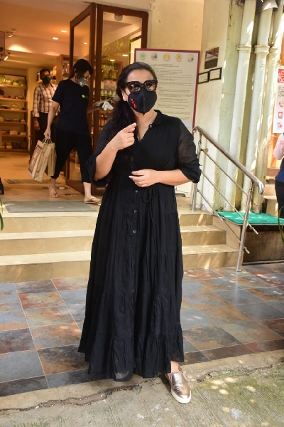 Mumbai: Actress Vidya Balan seen at Khar in Mumbai on Oct 9, 2020. (Photo: IANS)