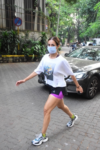 Mumbai: Actress Malaika Arora seen at Bandra in Mumbai on Oct 9, 2020. (Photo: IANS)