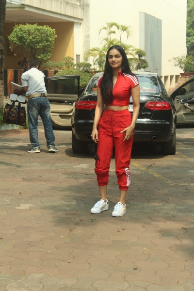 Mumbai: Miss World 2017, model and actress Manushi Chhillar seen at Andheri in Mumbai on Oct 13, 2020. (Photo: IANS)