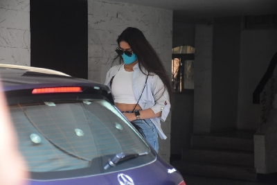 Mumbai: Actress Ileana D'cruz seen at a Bandra clinic in Mumbai on Oct 15, 2020. (Photo: IANS)