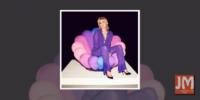 Miley Cyrus: I got chased down by UFO