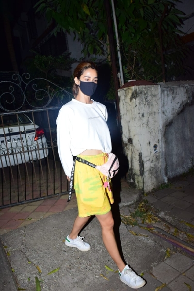 Mumbai: Actress Disha Patani seen at Juhu in Mumbai on Nov 2, 2020. (Photo: IANS)